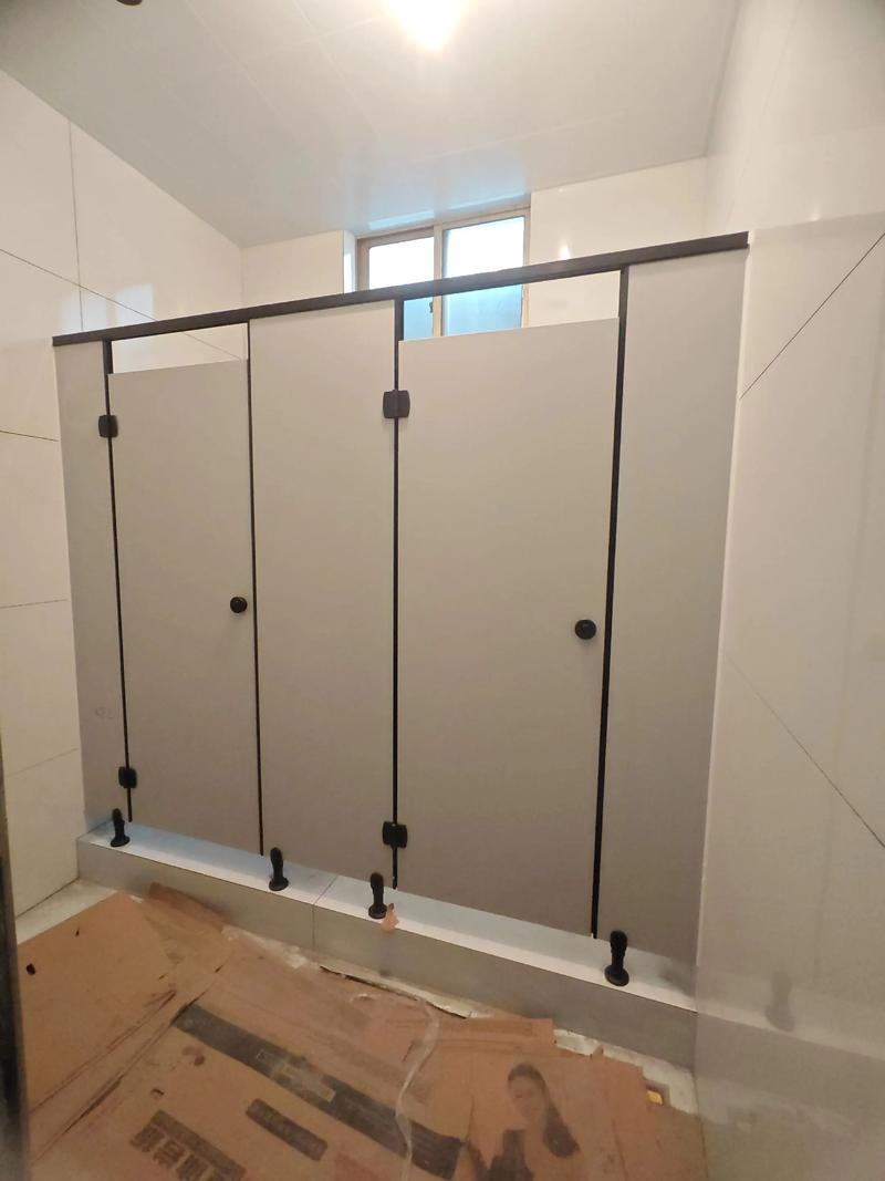 專業(yè)定制無錫公共衛(wèi)生間隔斷，打造安全、美觀、實(shí)用的空間